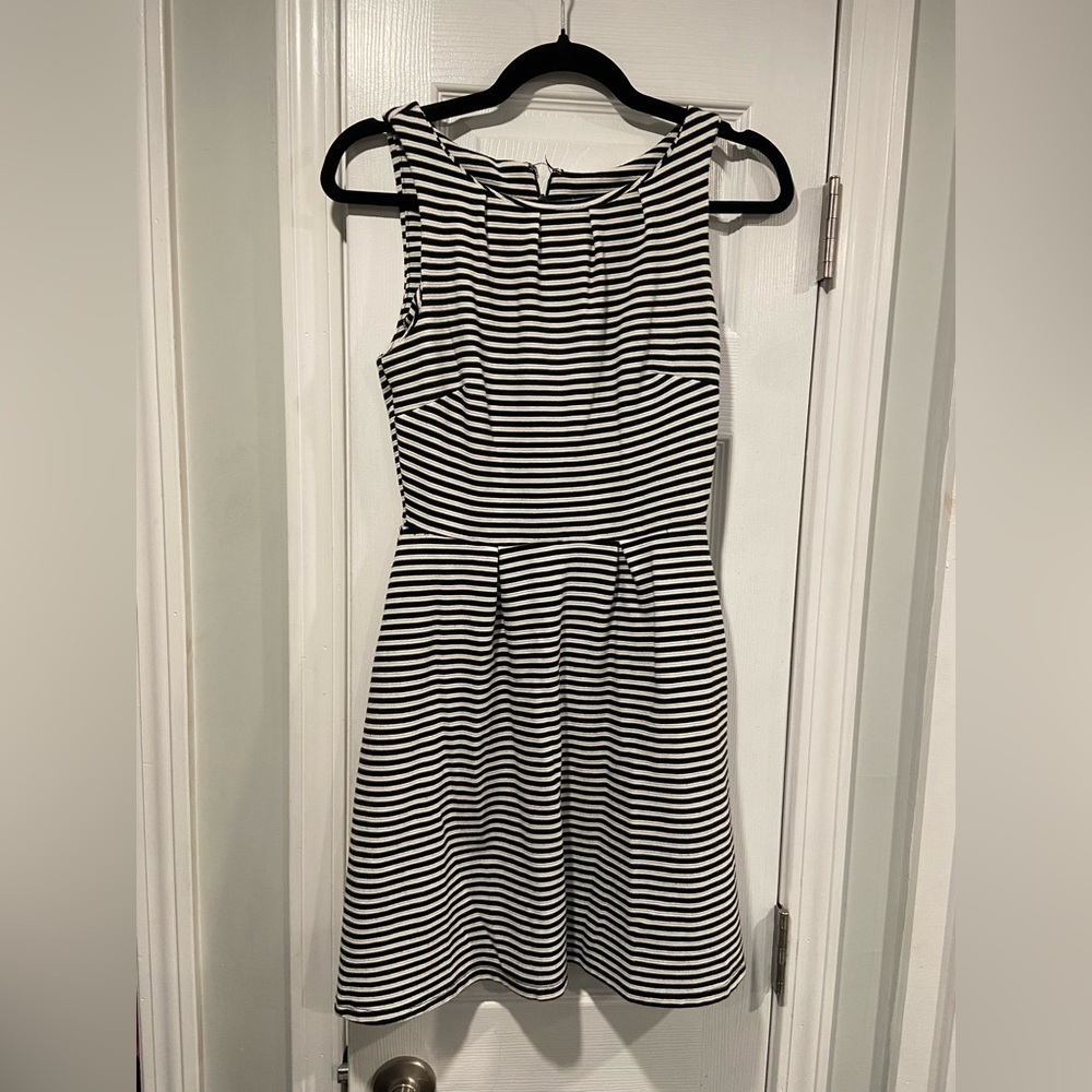 Merona Size XS Black White Stripe Knit Sleeveless Pleated Mini Dress Pockets